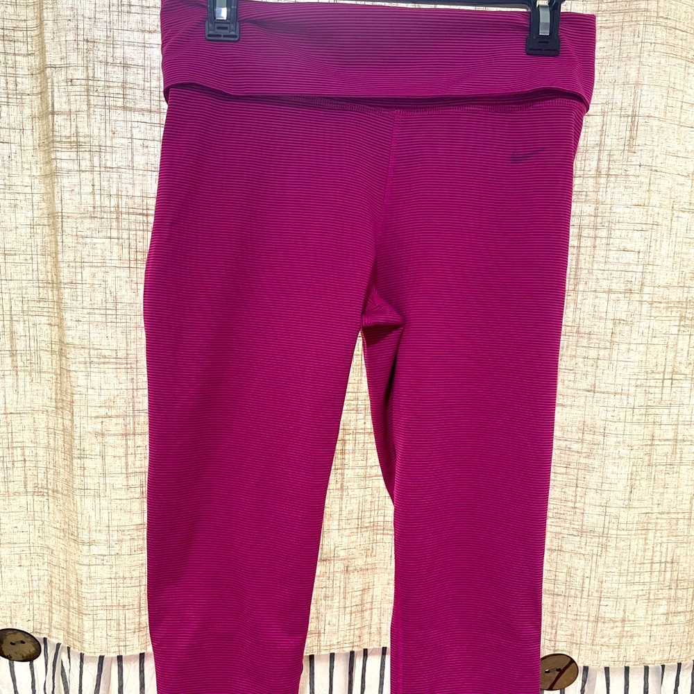Nike yoga crop pants size medium